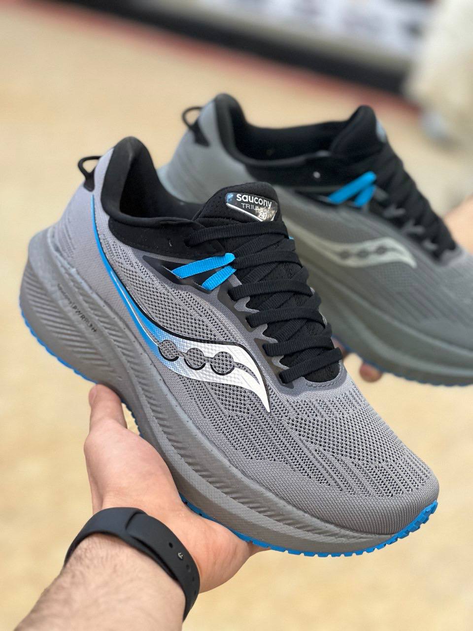 کتونی ساکونی مدل Triumph 21 ساخت ویتنام