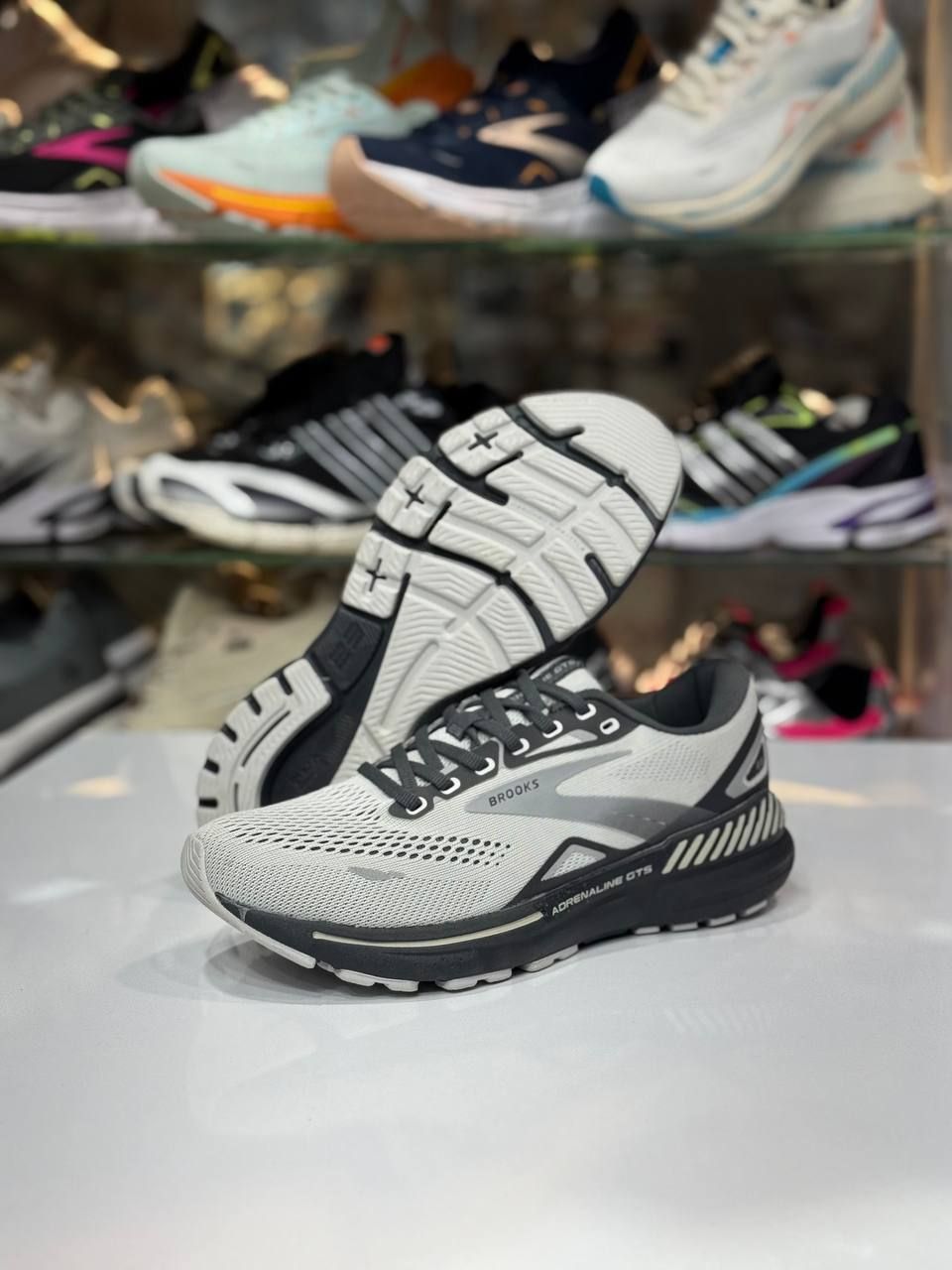 کتونی بروکس مدل آدرنالین جیتیاس ۲۳ سایزبندی 40تا45 | Brooks Adrenaline GTS 23