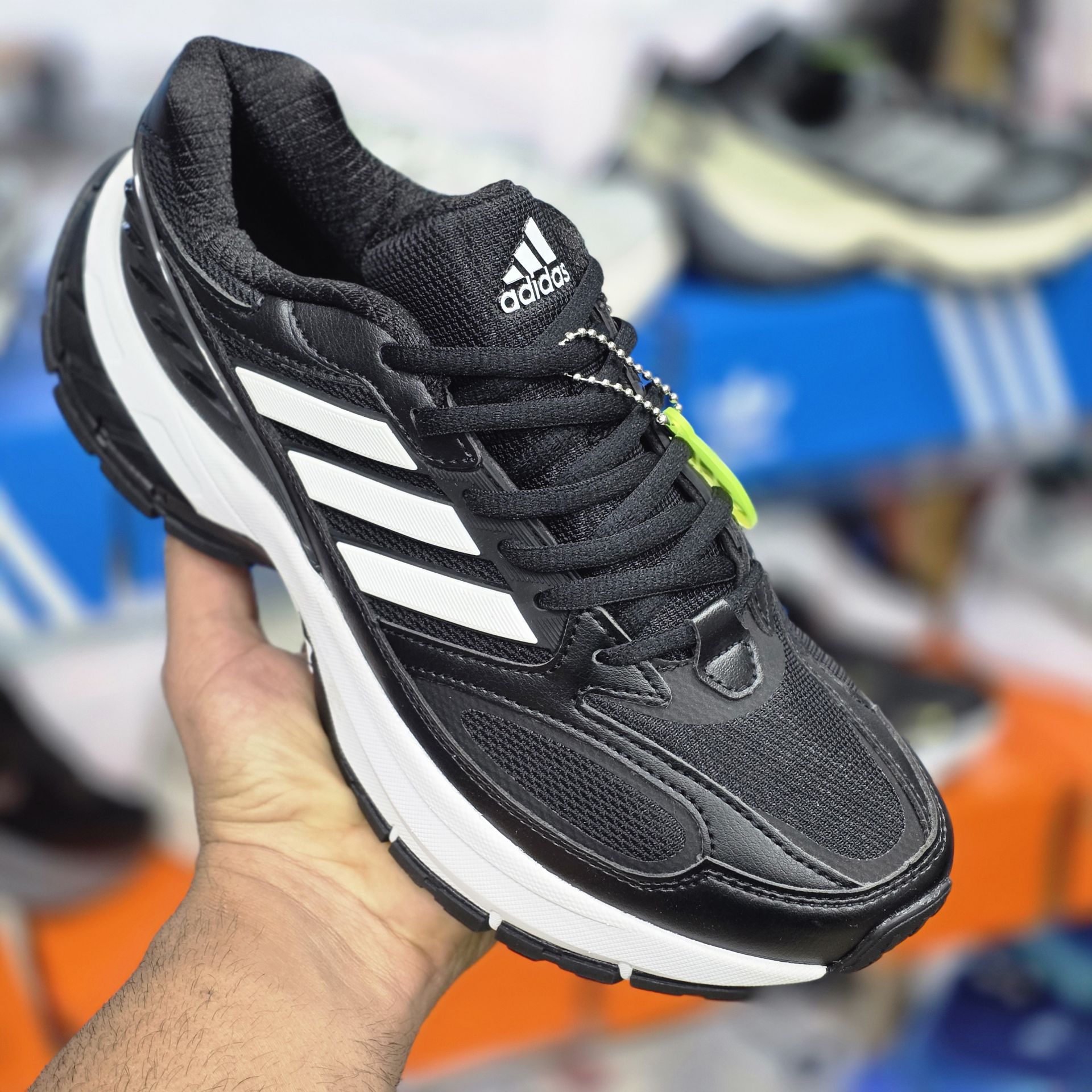 کفش ورزشی ادیداس مدل رسپانس سی ال سایزبندی 40تا45 | Adidas Response CL
