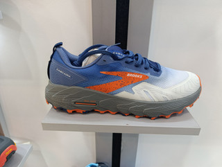 کتونی رانینگ بروکس مدل کاسکادیا 17 سایزبندی 40 تا 45 ساخت ویتنام | Brooks Cascadia 17