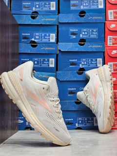 کتونی بروکس آدرنالین جیتیاس ۲۳ سایزبندی 40تا45 ساخت ویتنام | Brooks Adrenaline GTS 23